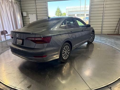 Gray 2019 Volkswagen Jetta 1.4T SEL