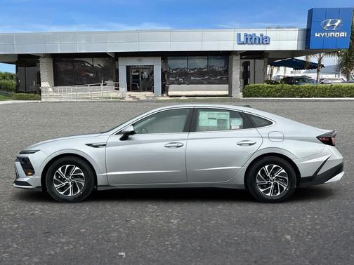 2026 Hyundai SONATA Hybrid Base