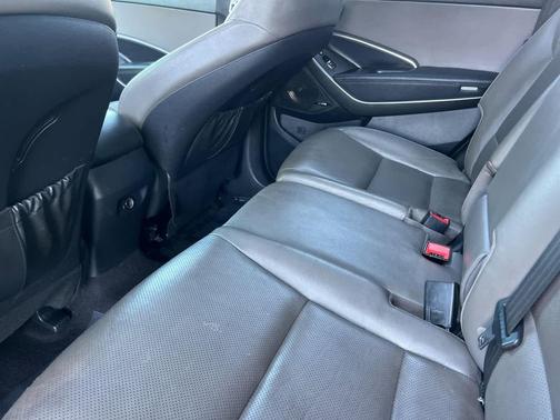 2017 Hyundai SANTA FE SE Ultimate