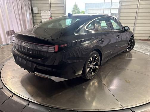 Abyss Black 2025 Hyundai SONATA SEL