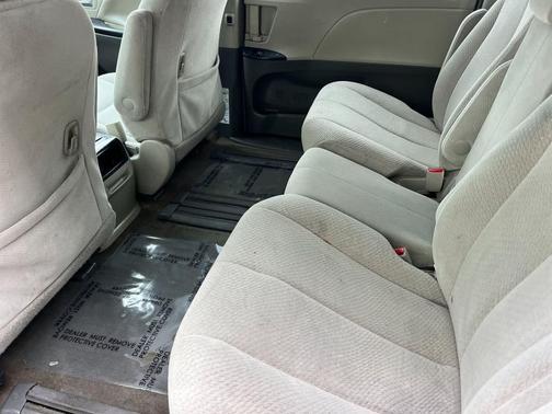 2017 Toyota Sienna LE