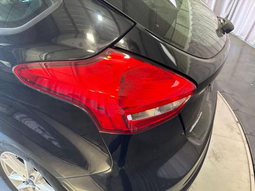 Shadow Black 2018 Ford Focus SE