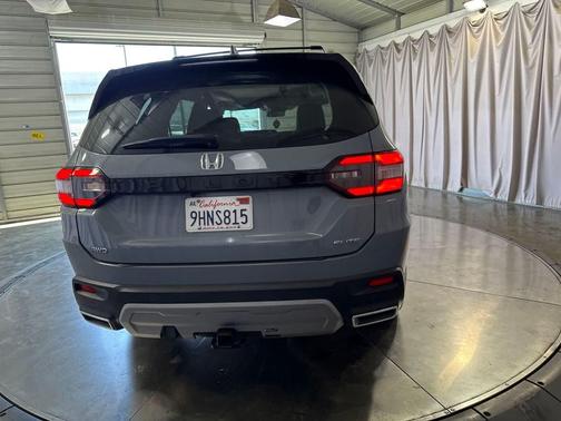 Sonic Gray Pearl 2023 Honda Pilot Elite