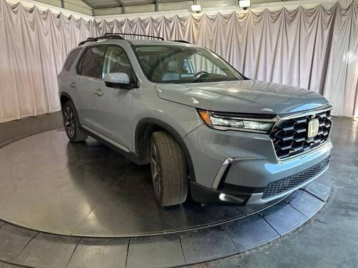 Sonic Gray Pearl 2023 Honda Pilot Elite