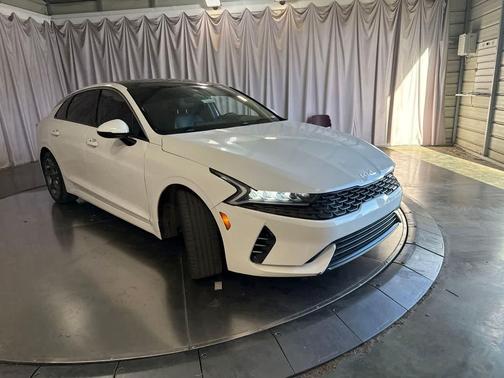 Glacial White Pearl 2022 Kia K5 EX