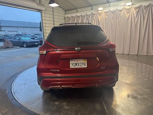 2023 Nissan Kicks SR