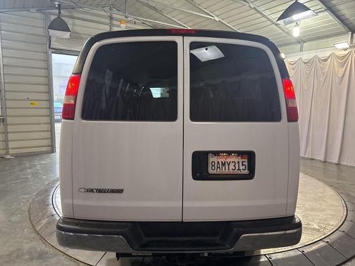 2017 Chevrolet Express 3500 LT