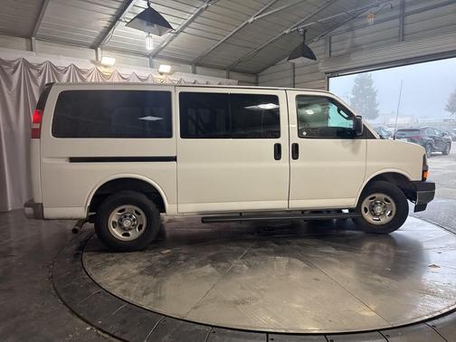 2017 Chevrolet Express 3500 LT