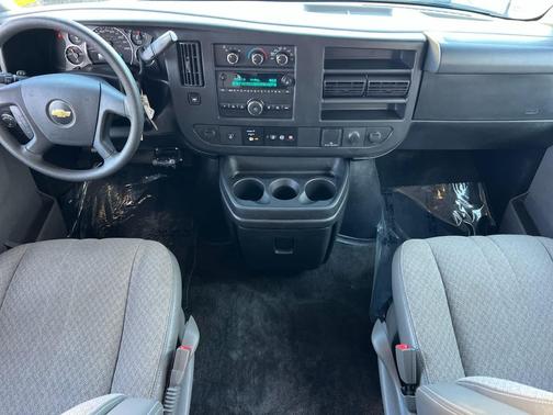 2017 Chevrolet Express 3500 LT