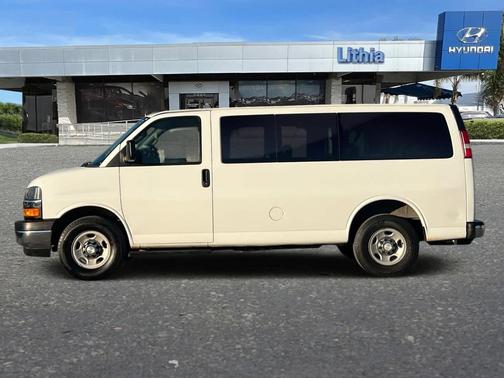 2017 Chevrolet Express 3500 LT