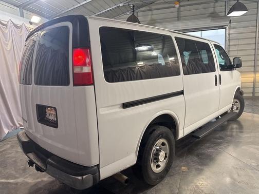 2017 Chevrolet Express 3500 LT