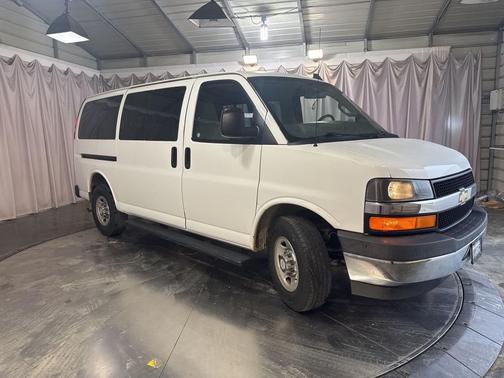 2017 Chevrolet Express 3500 LT
