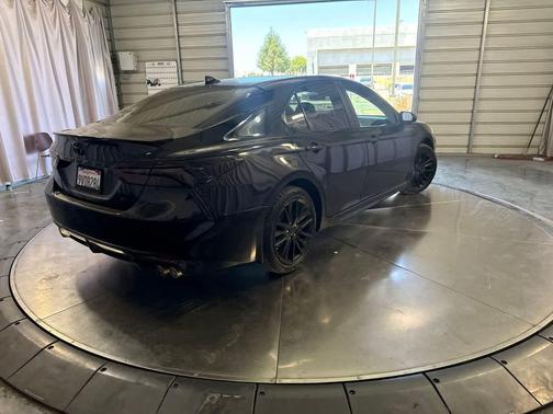 Midnight Black Metallic 2022 Toyota Camry SE