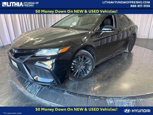 Midnight Black Metallic 2022 Toyota Camry SE