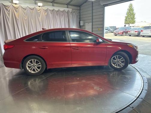 2017 Hyundai SONATA SE