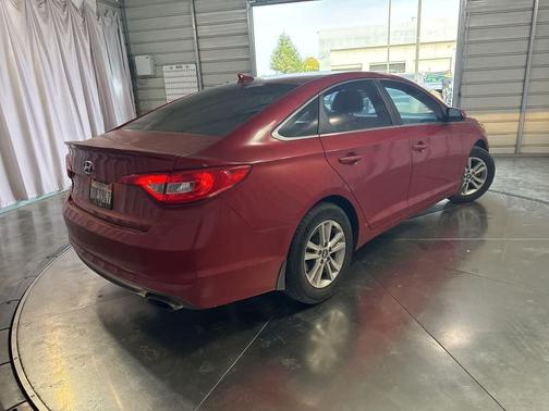 2017 Hyundai SONATA SE