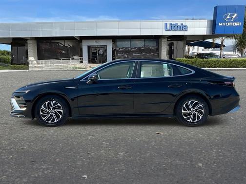 Abyss Black 2026 Hyundai SONATA Hybrid Base