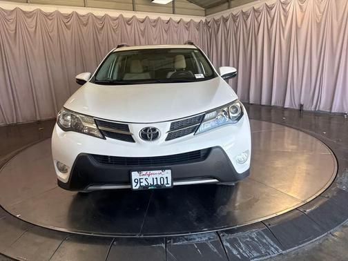 Super White 2013 Toyota RAV4 XLE