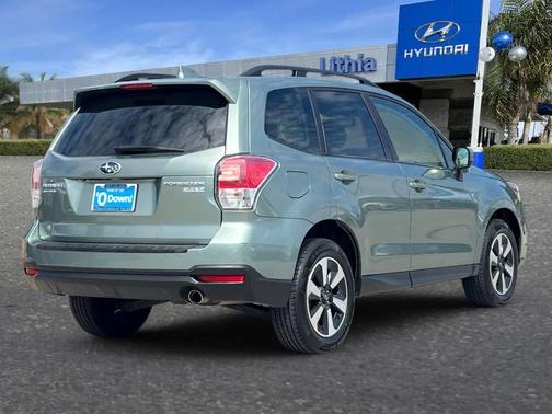 Jasmine Green Metallic 2017 Subaru Forester 2.5i Premium