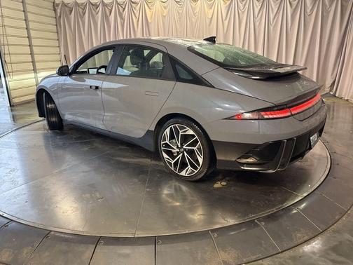 2024 Hyundai IONIQ 6 SEL