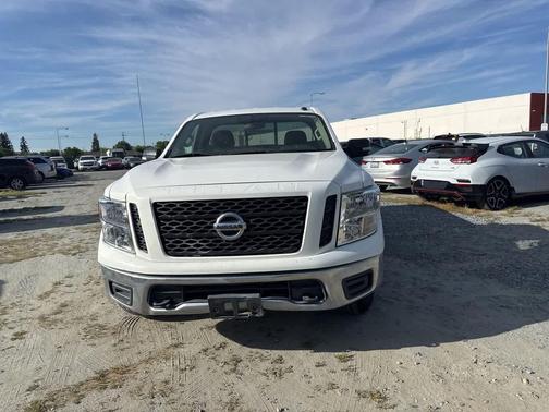 Glacier White 2019 Nissan Titan SV