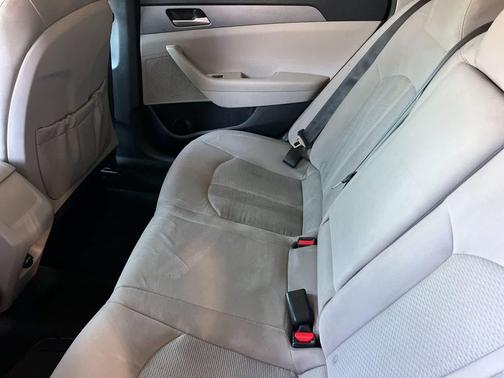Symphony Silver 2018 Hyundai SONATA SE
