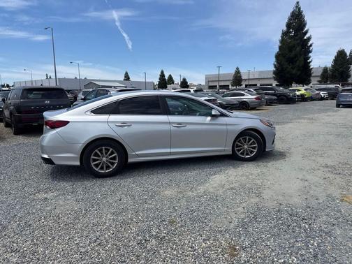 Symphony Silver 2018 Hyundai SONATA SE