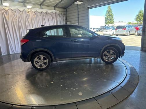 Deep Ocean Pearl 2016 Honda HR-V LX