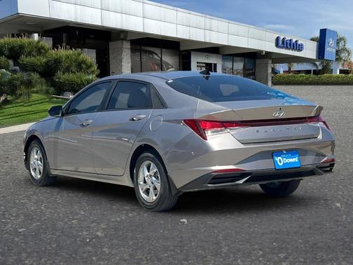 2023 Hyundai ELANTRA SE