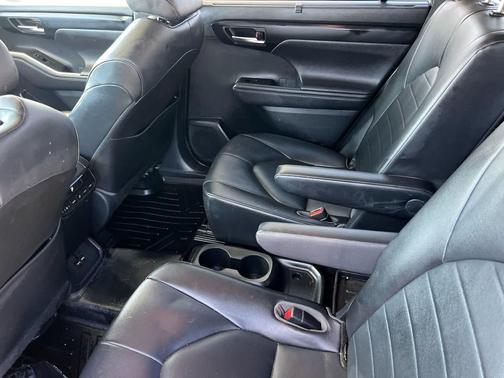 Moon Dust 2020 Toyota Highlander XLE
