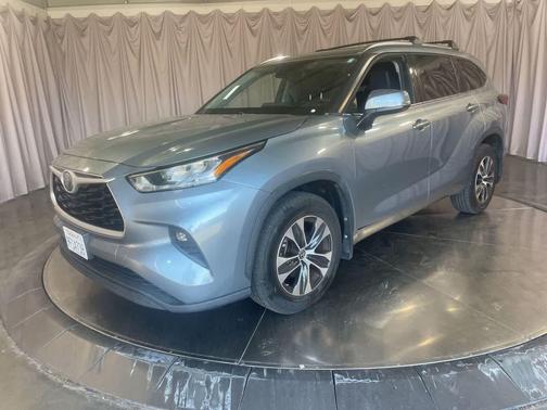 Moon Dust 2020 Toyota Highlander XLE