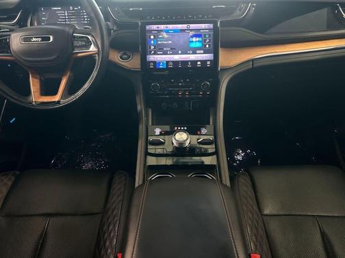 Diamond Black Crystal Pearlcoat 2023 Jeep Grand Cherokee 4xe Summit Reserve