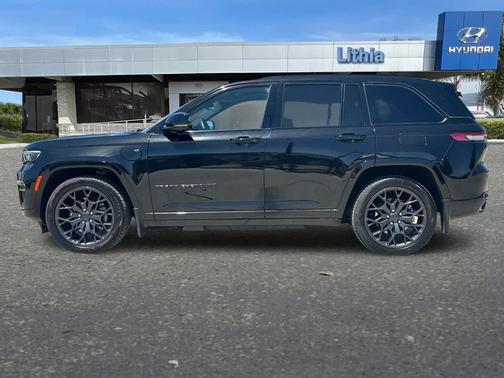 Diamond Black Crystal Pearlcoat 2023 Jeep Grand Cherokee 4xe Summit Reserve