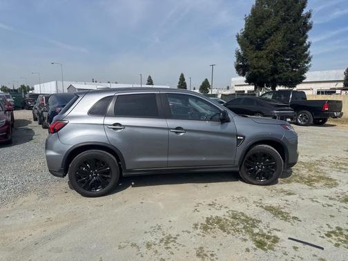 2025 Mitsubishi Outlander Sport 2.0 LE