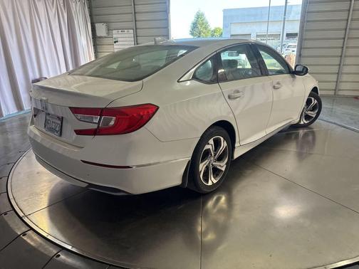 White 2018 Honda Accord EX