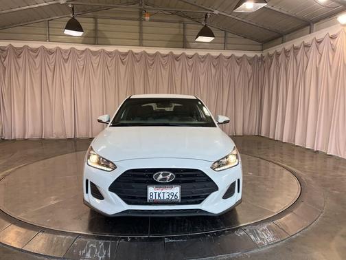 2020 Hyundai Veloster 2