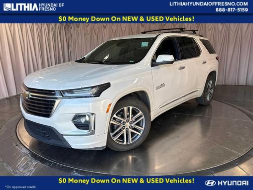 Iridescent Pearl Tricoat 2023 Chevrolet Traverse High Country