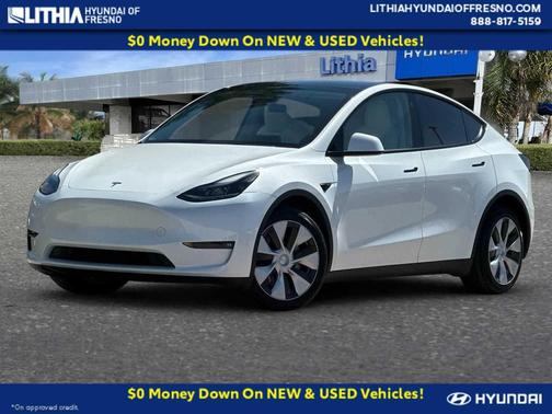 Pearl White Multi-Coat 2023 Tesla Model Y Long Range