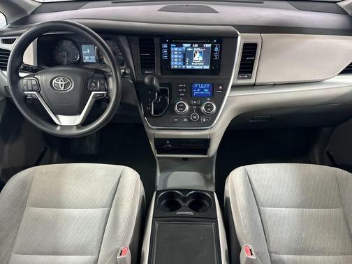 Silver Sky Metallic 2016 Toyota Sienna LE