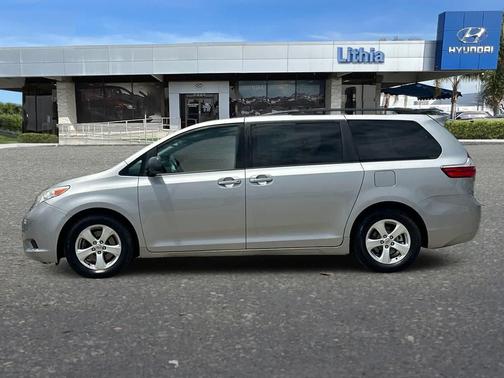 Silver Sky Metallic 2016 Toyota Sienna LE