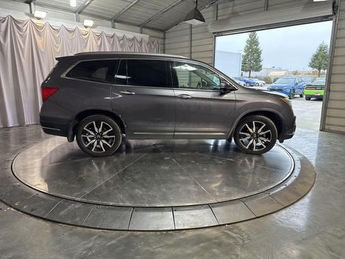 2019 Honda Pilot Touring 8-Passenger