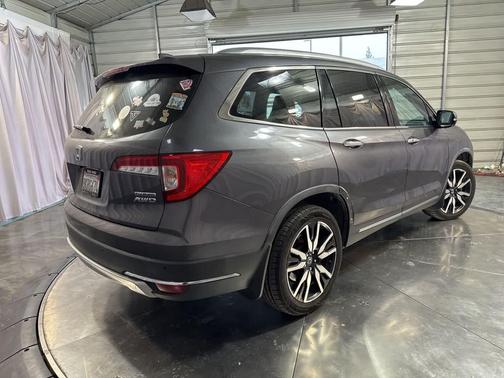 2019 Honda Pilot Touring 8-Passenger