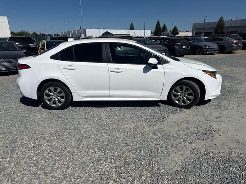 Super White 2020 Toyota Corolla LE