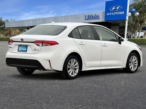 2024 Toyota Corolla Hybrid LE