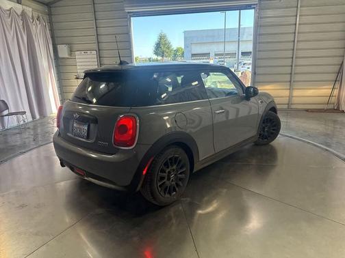 Moonwalk Grey Metallic 2016 MINI Hardtop Cooper