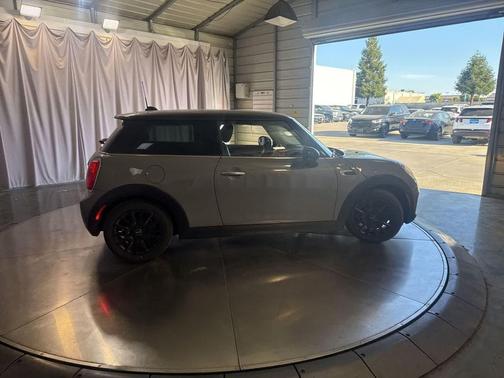 Moonwalk Grey Metallic 2016 MINI Hardtop Cooper