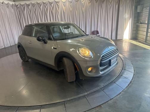 Moonwalk Grey Metallic 2016 MINI Hardtop Cooper