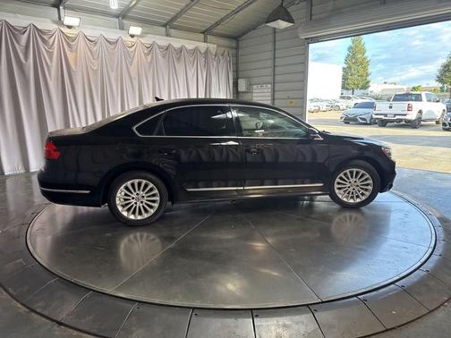 2016 Volkswagen Passat 1.8T SE