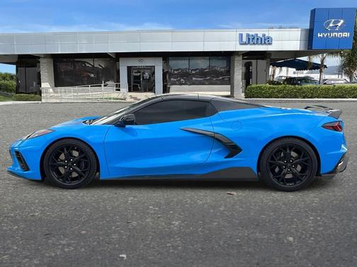 Rapid Blue 2022 Chevrolet Corvette Stingray w/3LT