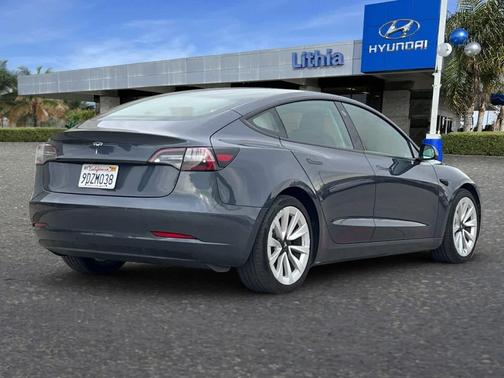 2022 Tesla Model 3 Standard Range